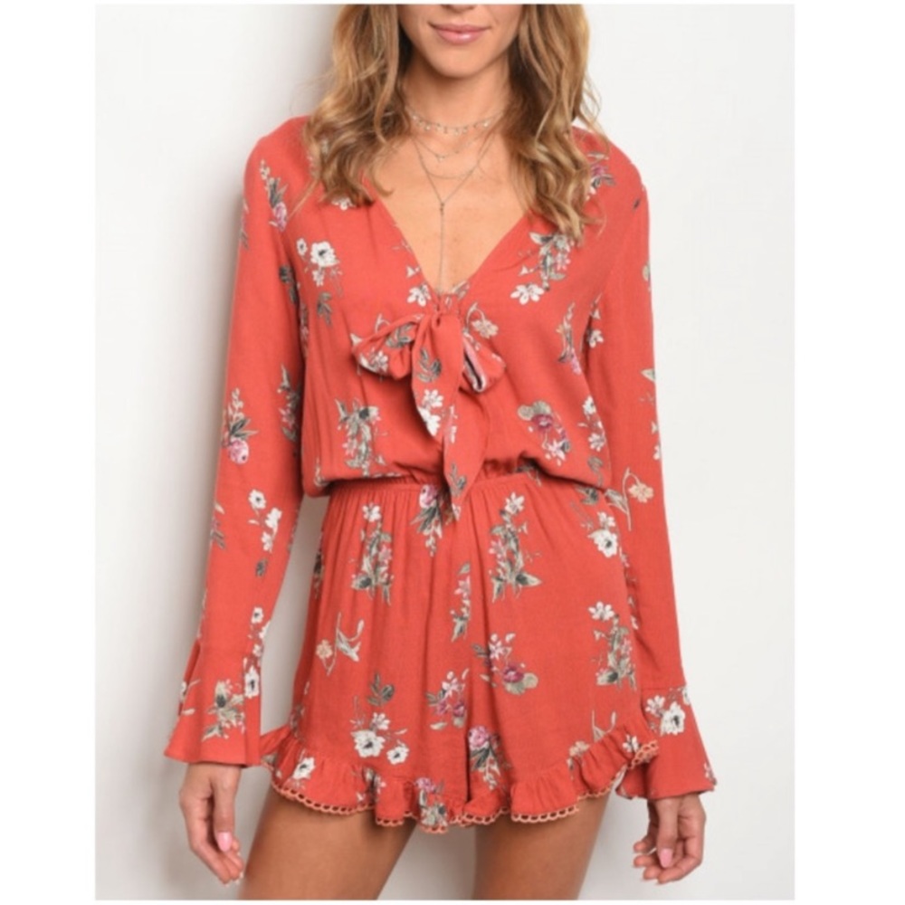 Romper in Floral Print - Picture 1 of 7